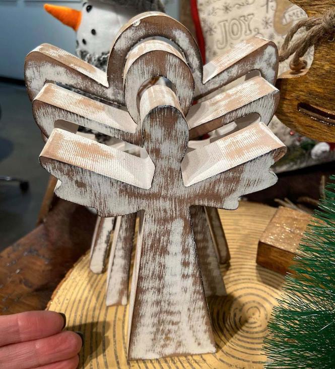 hooajalised ja kingitused 820L2230 pesastatud puidust pühadefiguurid, komplektis 3 Plow & Hearth