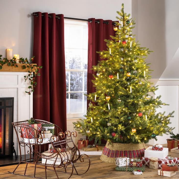 hooajalised ja kingitused 820L2240 grandis kuuse jõulupuud 8-funktsionaalsete sooja valgete ledidega Plow & Hearth