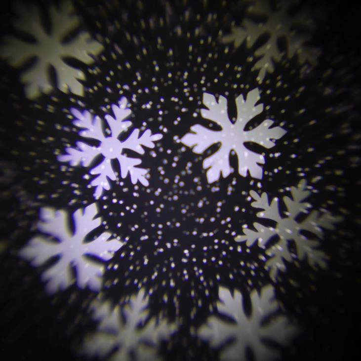 hooajalised ja kingitused 820L2262 lumememmepuu ladvik koos lumehelbeprojektoriga Plow & Hearth