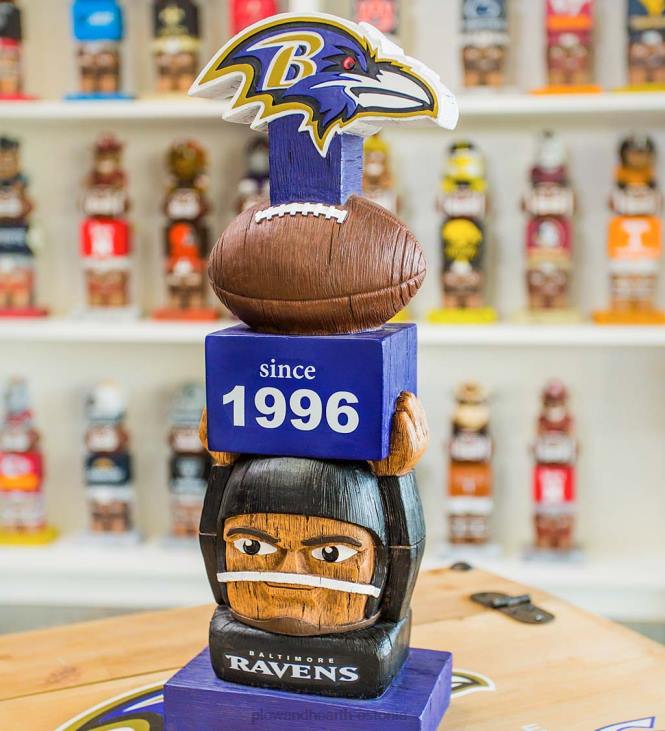 hoov & aed 820L214 vintage jalgpalliaia kuju - baltimore rongad Plow & Hearth