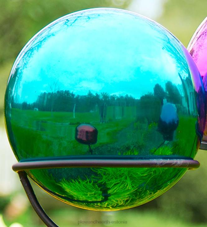 hoov & aed 820L66 roostevabast terasest vaatepallid ja rauast vitriinid Plow & Hearth