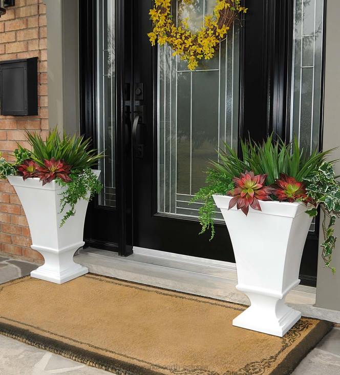 hoov & aed 820L913 richmond isekastva pjedestaaliga urni istutusmasin - valge Plow & Hearth