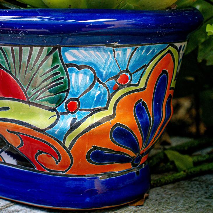 hoov & aed 820L972 valge ja tumepunane talavera ääreistutaja Plow & Hearth