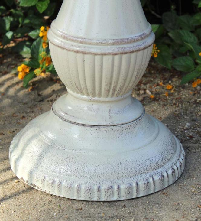 hoov & aed 820L841 kingstoni vintage valge seisev metallist linnuvann pjedestaalil Plow & Hearth