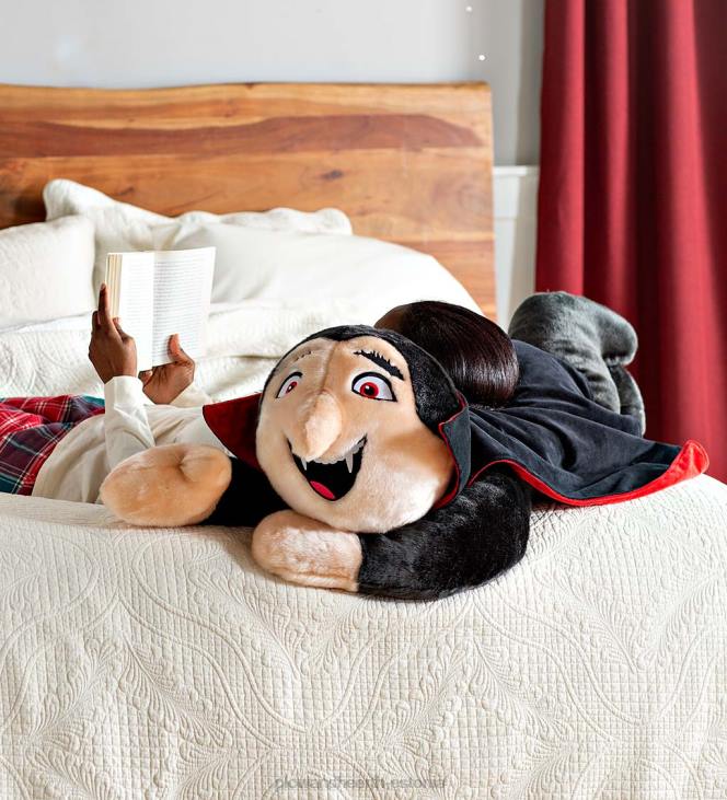 majatarbed 820L2406 halloweeni vampiiri plüüsist kaisutav kehapadi Plow & Hearth