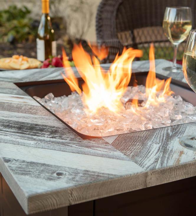 majatarbed 820L1631 berwyni välitingimustes töötav gaasiküttekaev, millele on trükitud vaigust mantel, 30 Plow & Hearth