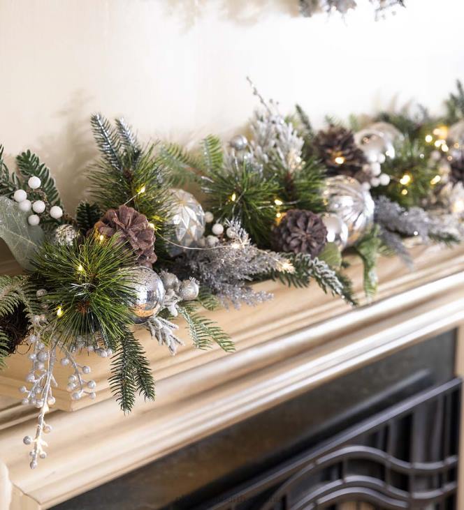 majatarbed 820L1707 valgustatud hõbedane igihaljas pühadepärja Plow & Hearth