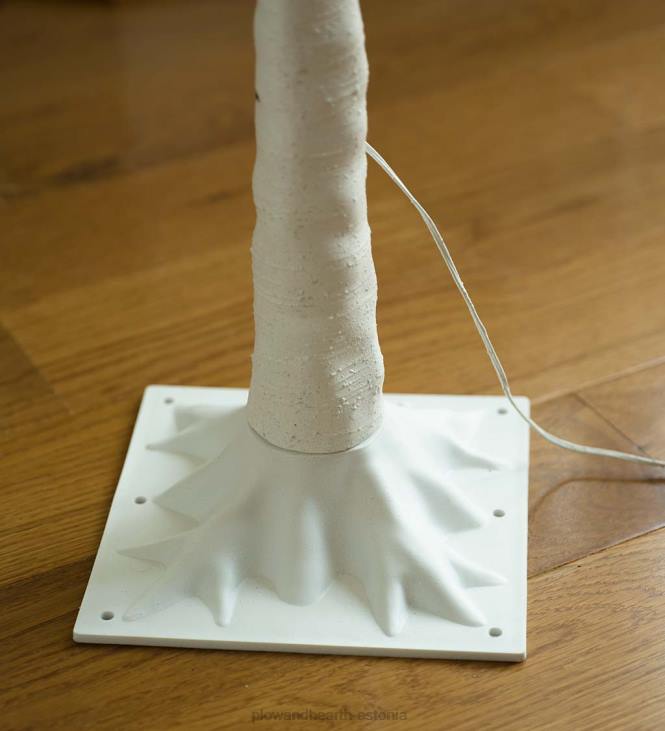 majatarbed 820L1681 mikrovalgustitega sise-/välikask Plow & Hearth